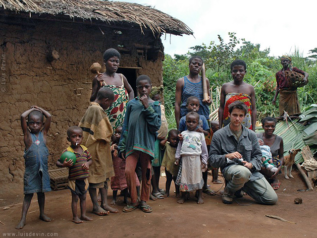 Musicians with children, from Luis Devin's fieldwork in Central Africa (Bedzan Pygmies, Cameroon)