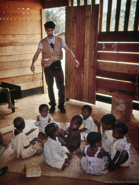 Pygmy school, from Luis Devin's fieldwork in Central Africa (Baka Pygmies, Cameroon)